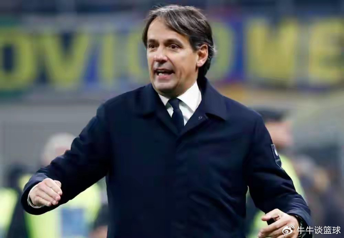 足坛主帅年薪榜揭晓：2500万天价引热议